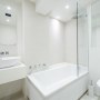 Notting Hill Garden Apartment | Bathroom | Interior Designers